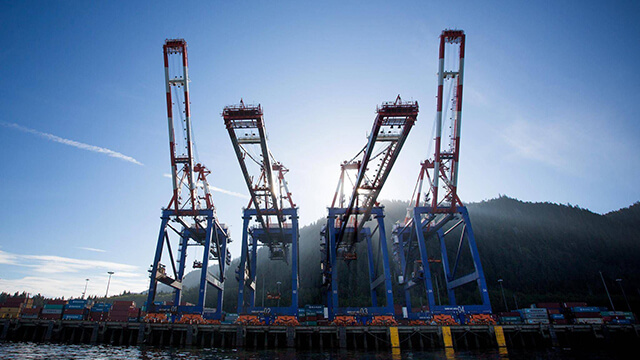 port of vancouver record shipping marine equipment canada 640x360