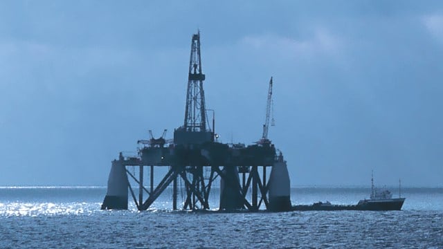 Offshore rig 640x360