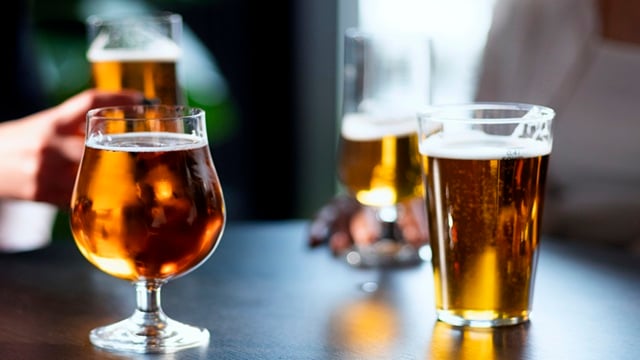 beer-glasses-dark-table.jpg